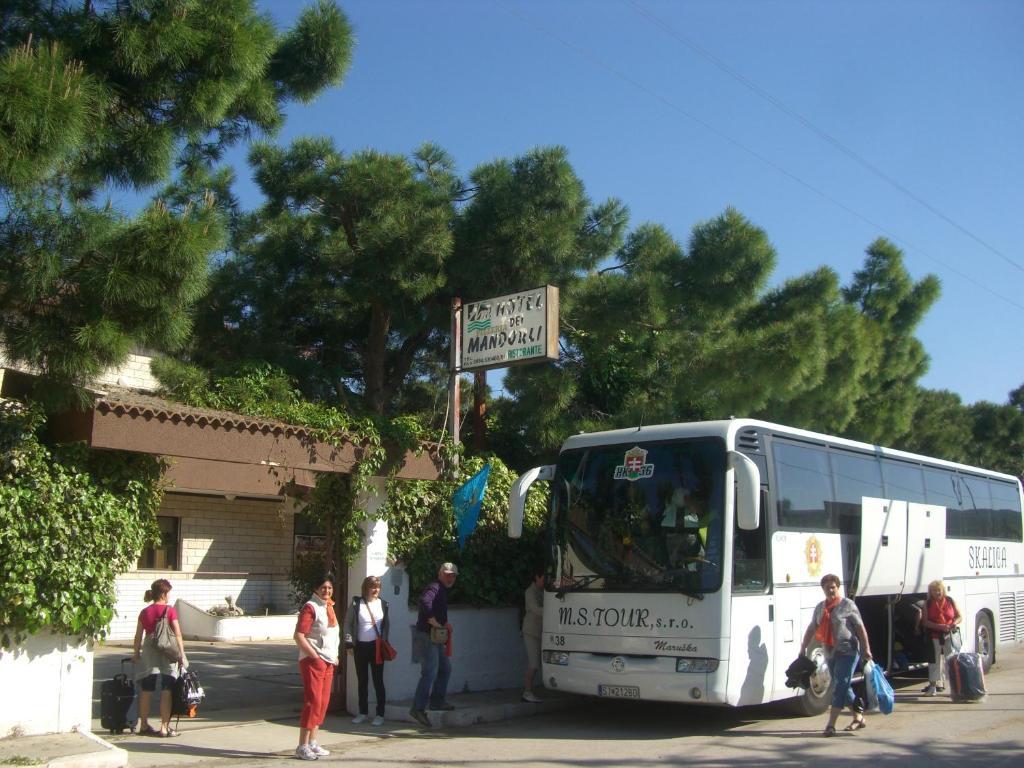 Monte SantʼAngelo Hotel Menta E Rosmarino מראה חיצוני תמונה