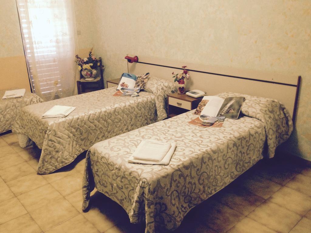 Monte SantʼAngelo Hotel Menta E Rosmarino מראה חיצוני תמונה
