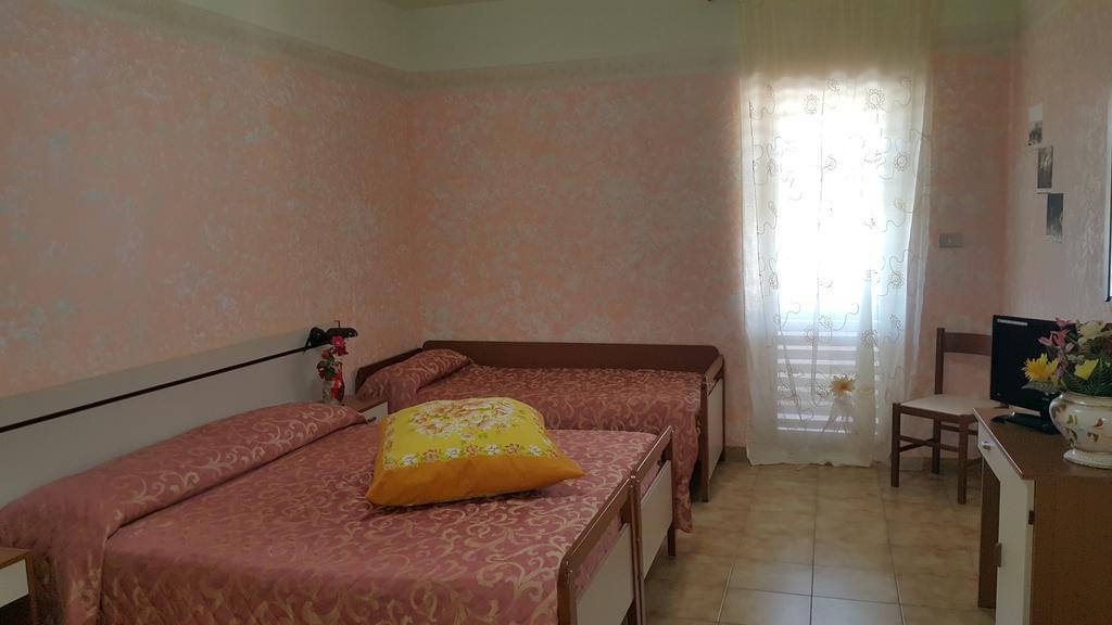 Monte SantʼAngelo Hotel Menta E Rosmarino חדר תמונה