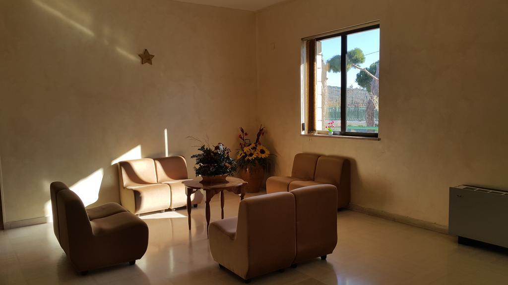 Monte SantʼAngelo Hotel Menta E Rosmarino מראה חיצוני תמונה