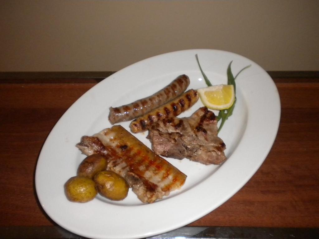 Monte SantʼAngelo Hotel Menta E Rosmarino מראה חיצוני תמונה