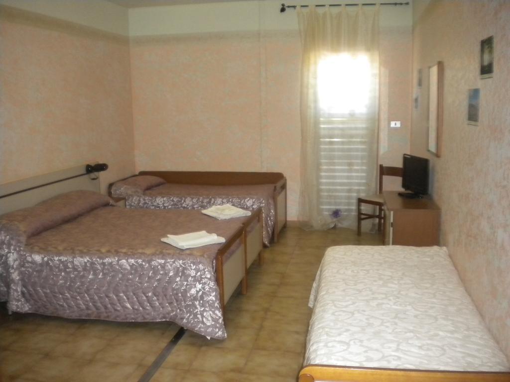 Monte SantʼAngelo Hotel Menta E Rosmarino מראה חיצוני תמונה